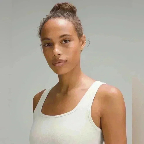 Lululemon 🍋  Hold Tight Square-Neck Tank Top - Picture 2 of 5